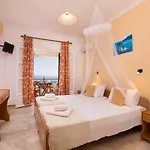 Aparthotel Nestoras 3*