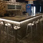 מלון דירות Nestoras 3*