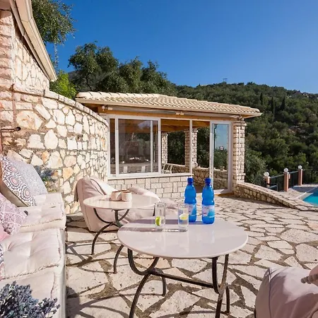 Ξενοδοχείο με διαμερίσματα βίλλα νέστορας 2*