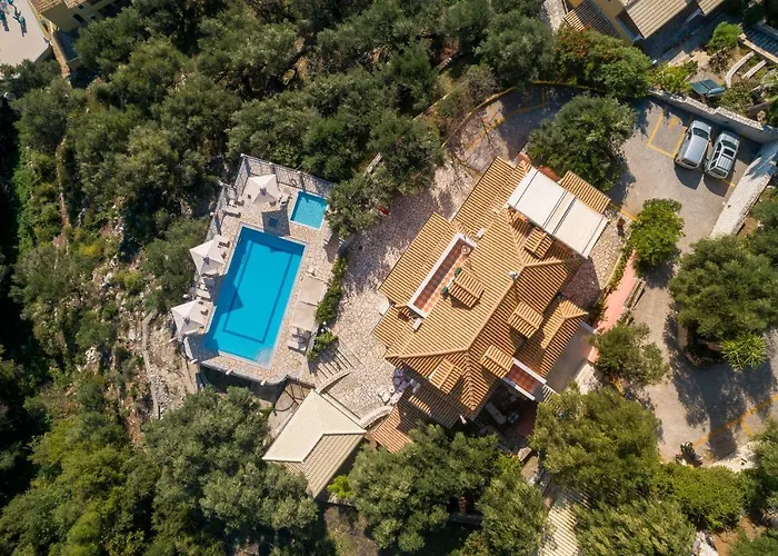 Nestoras Aparthotel