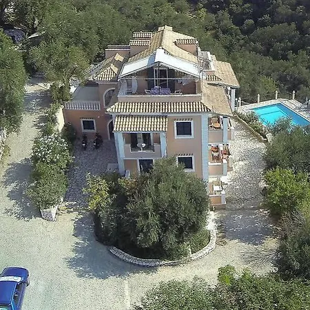 Nestoras شقة فندقية 3*