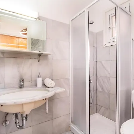 Nestoras نساكيون