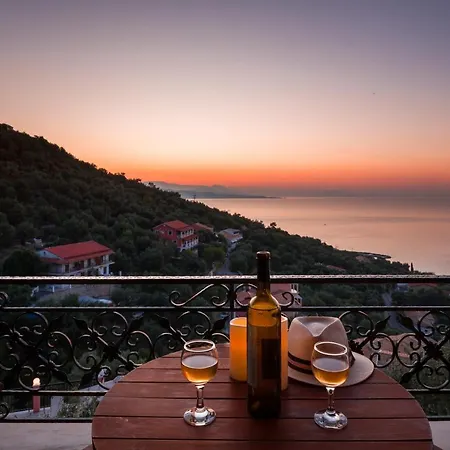 Nestoras Aparthotel 3*