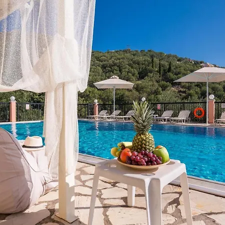 Lägenhetshotell Nestoras Nisaki (Corfu)