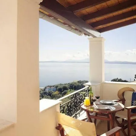 Nestoras Aparthotel 3*